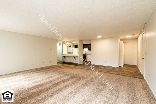 Foto del edificio - 4111 Harris Rd