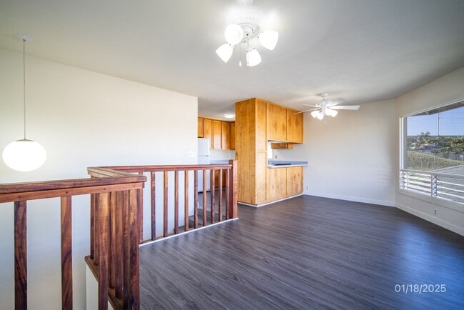 Foto del edificio - MOVE IN READY 3BR/1BA/2 TANDEM PKG IN AIEA AREA