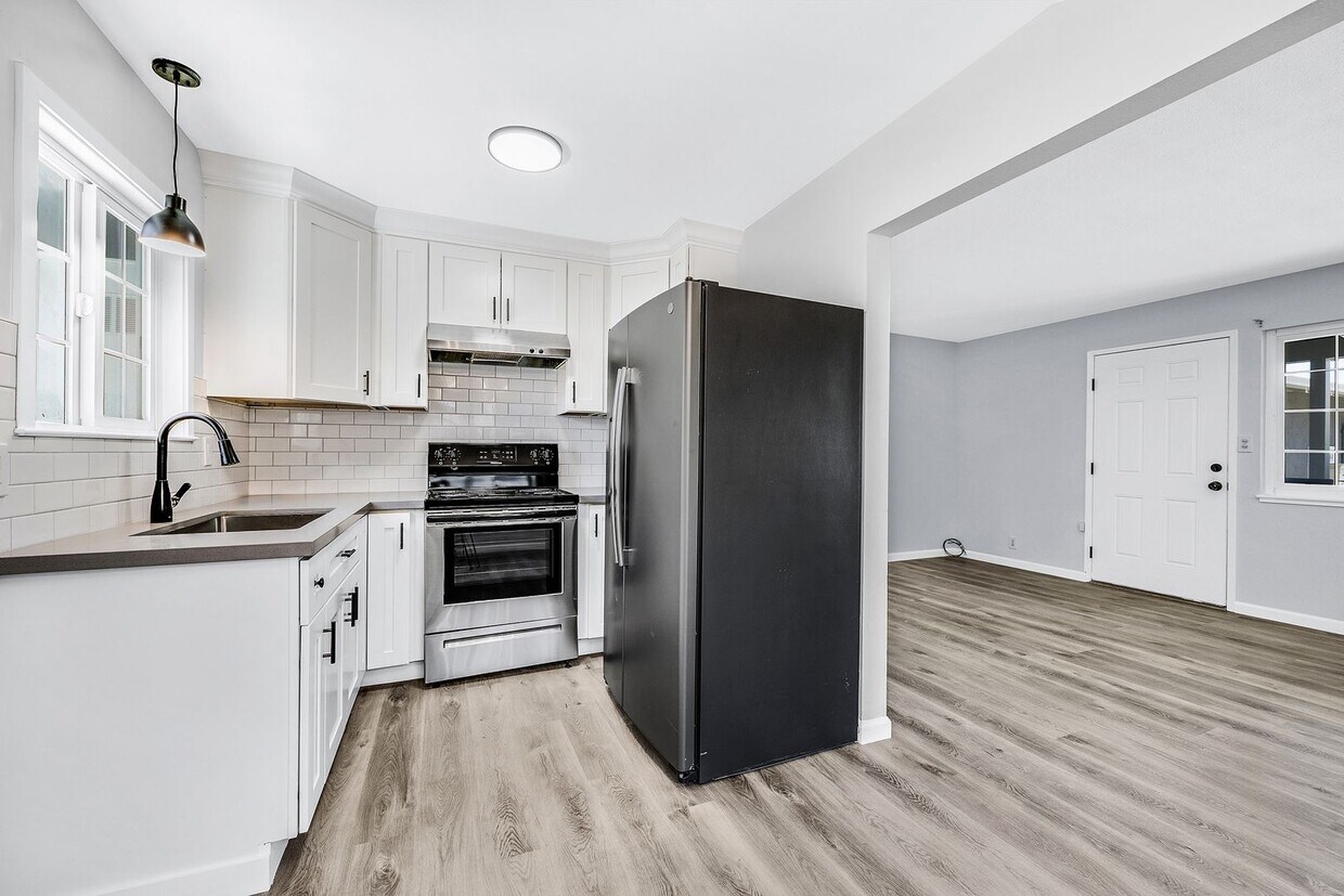 Foto principal - 3042 Maple Ave