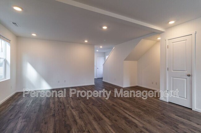 Building Photo - 11910 NE 68th Ave