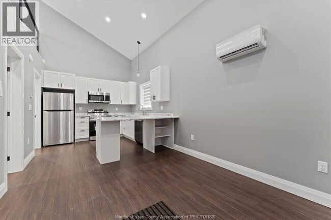 Building Photo - 1147 Hickory Rd