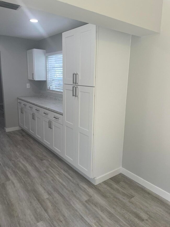 Building Photo - 9109 Bamboo Dr