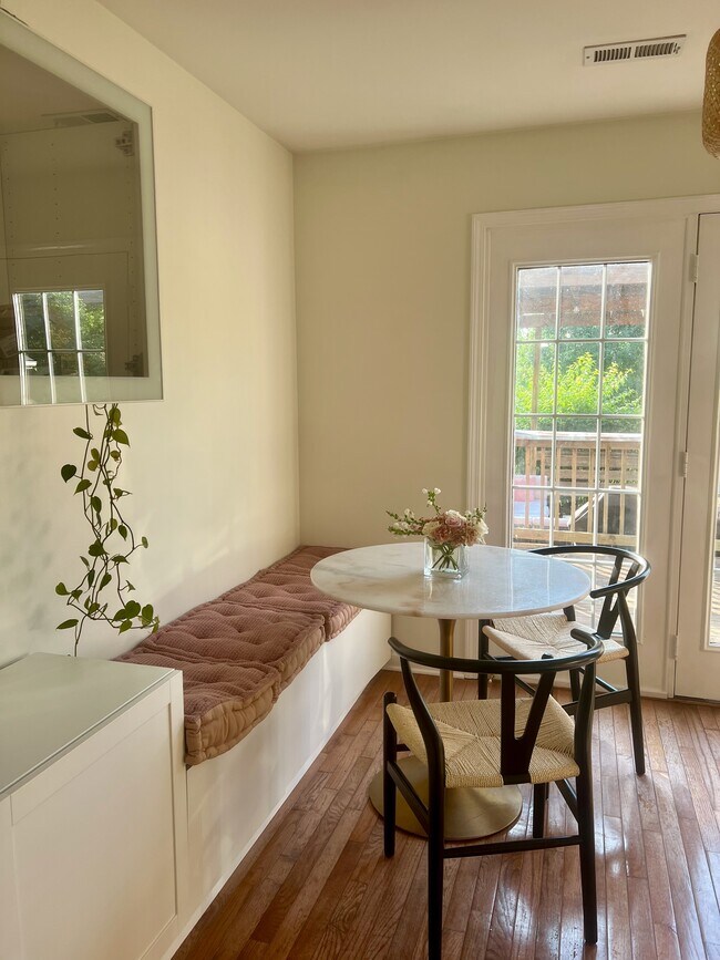 Foto del edificio - 816 Crescent Hill Rd
