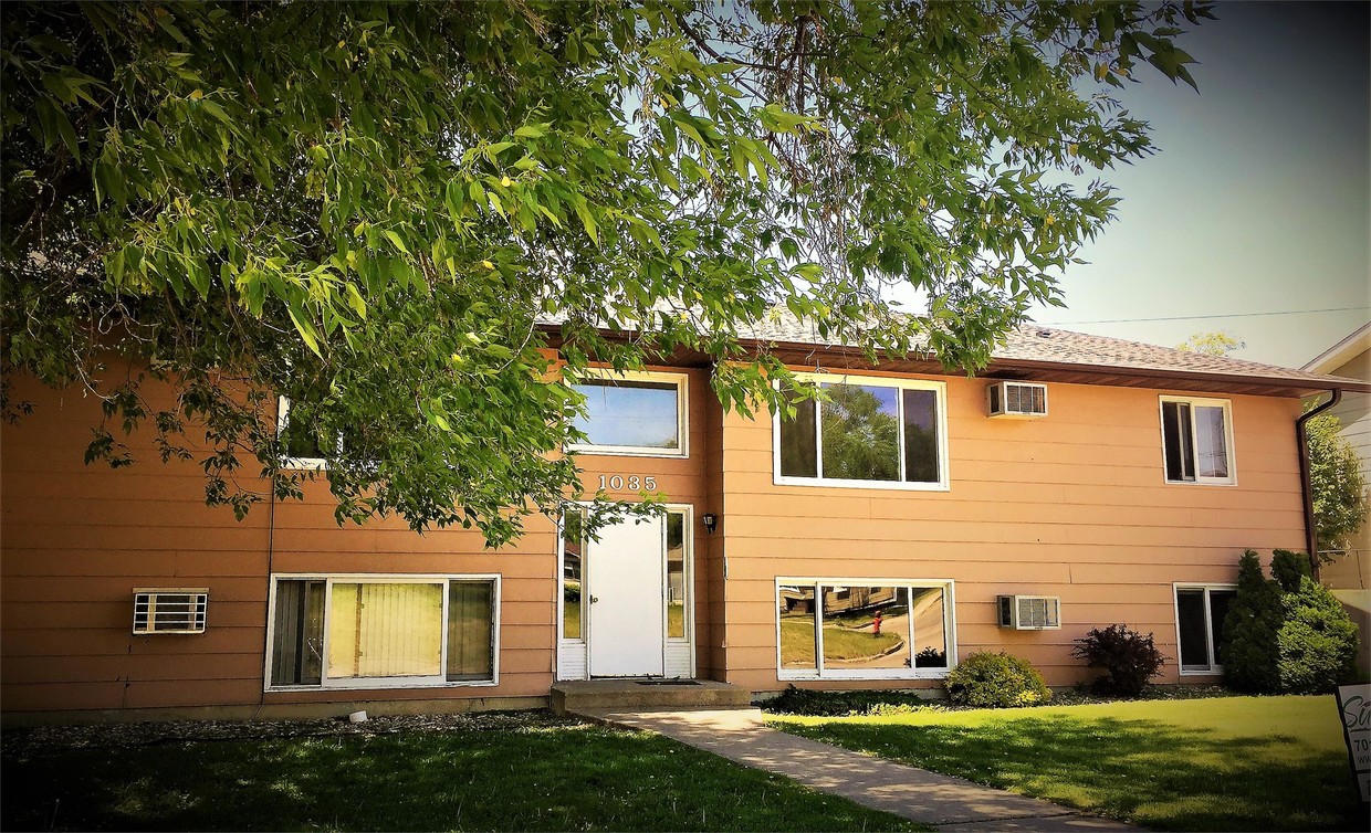 1035 5th Ave NW Unit 2, Valley City, ND 58072 Room for Rent in Valley