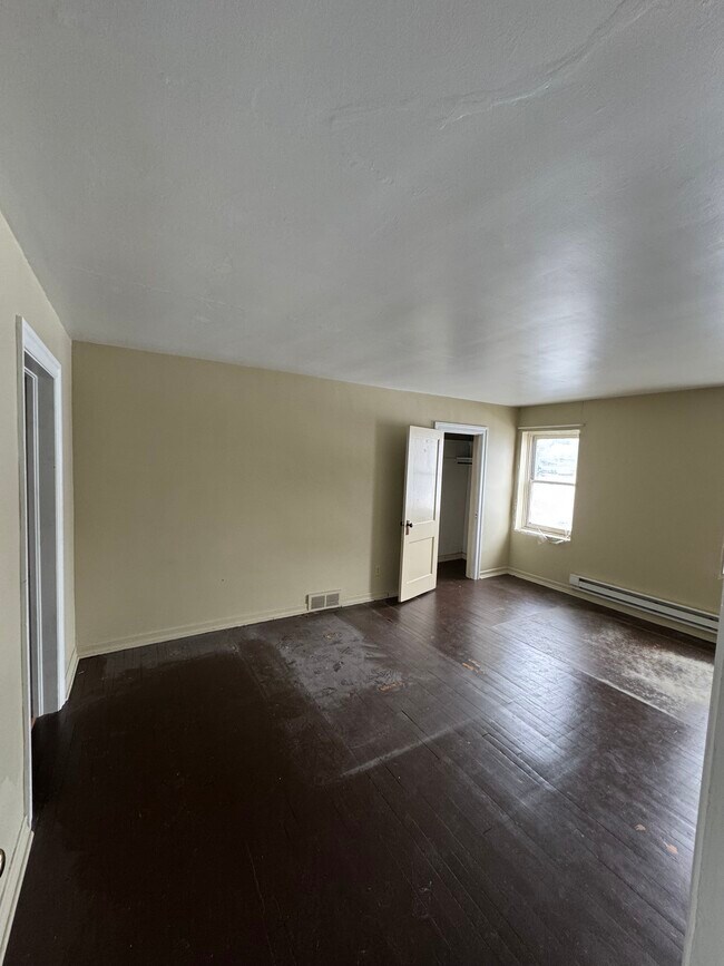 Foto del edificio - 3289 S Main St