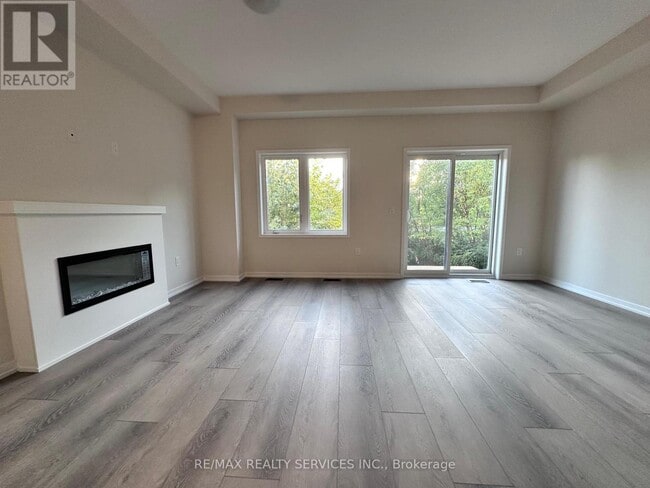 Building Photo - 23 RADIUM Ln