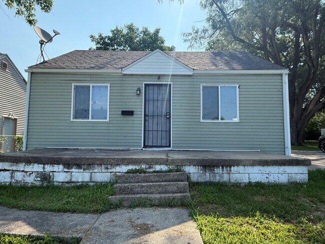 Foto del edificio - 1764 N Oakland Ave