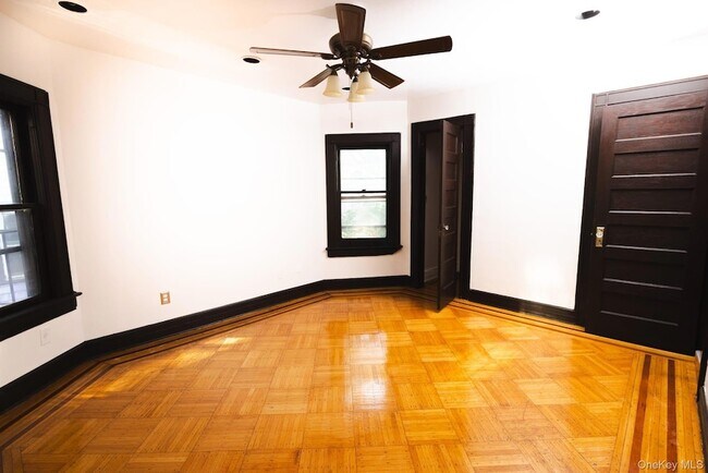 Foto del edificio - 769 E 19th St
