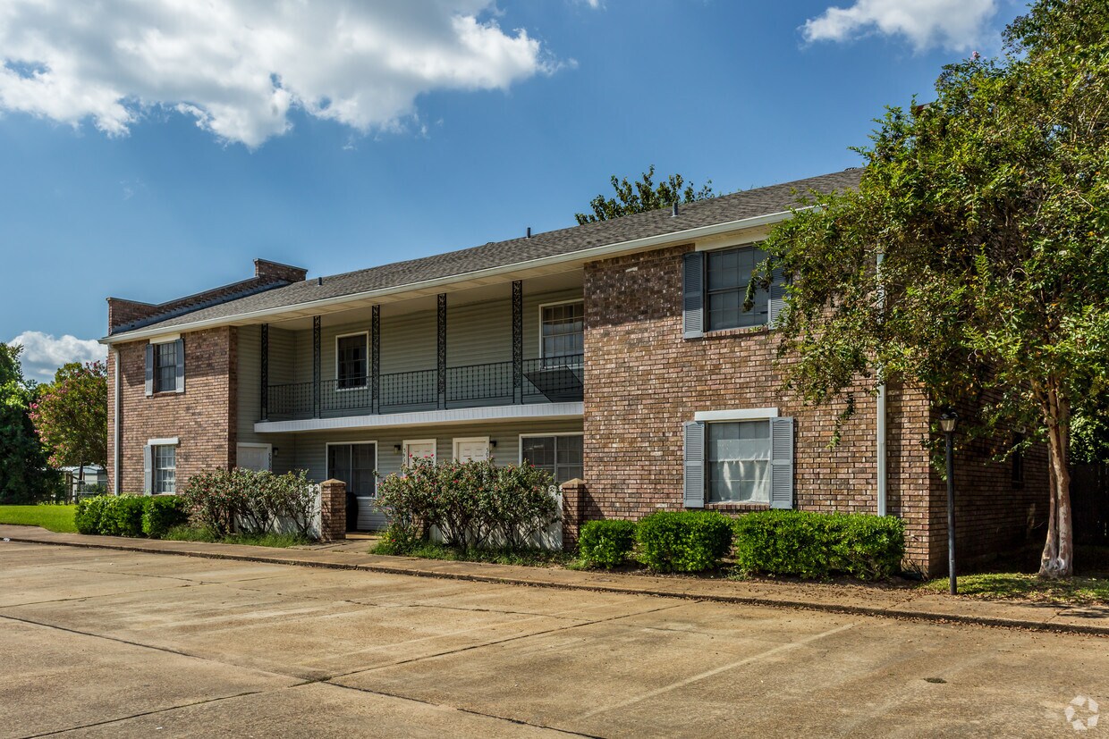 Orleans Square Apartments in Alexandria, LA