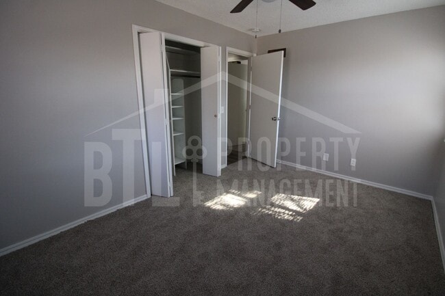 Building Photo - 140 Dandelion Ct