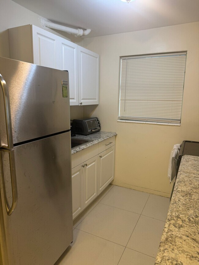 Foto del edificio - 300 NE 191st St