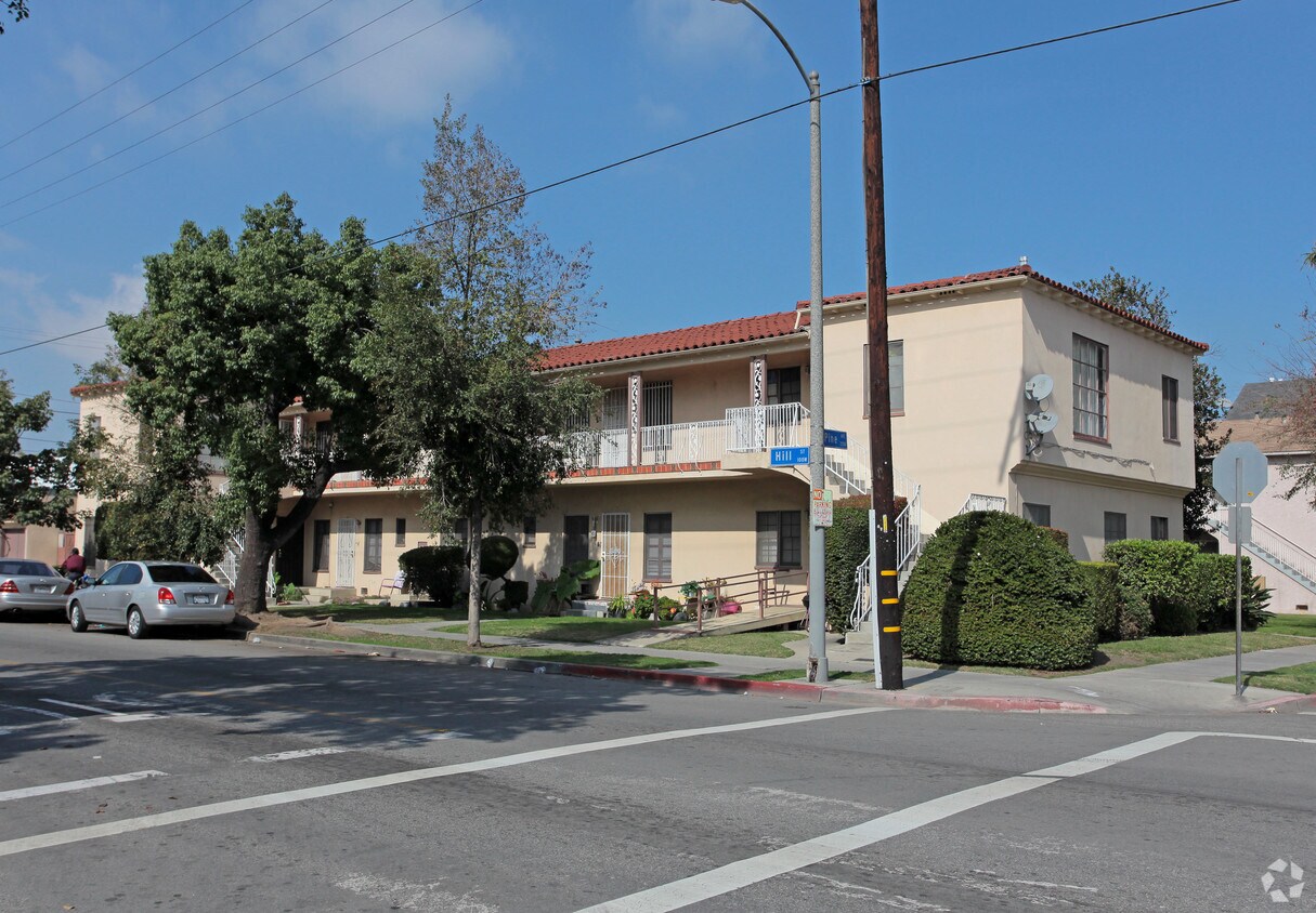 Primary Photo - 2201 Pine Ave