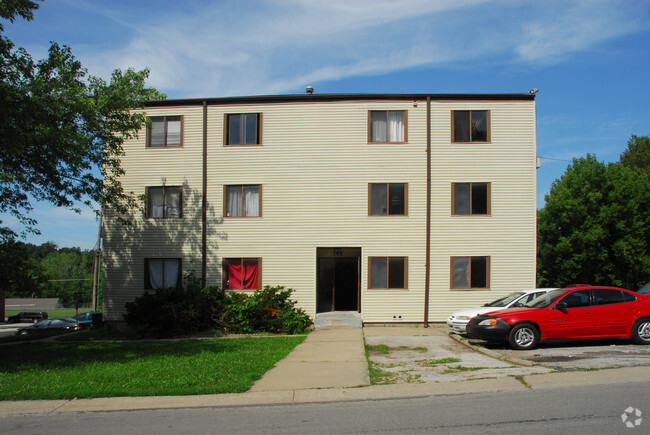 Building Photo - 146 S Neconi Ave