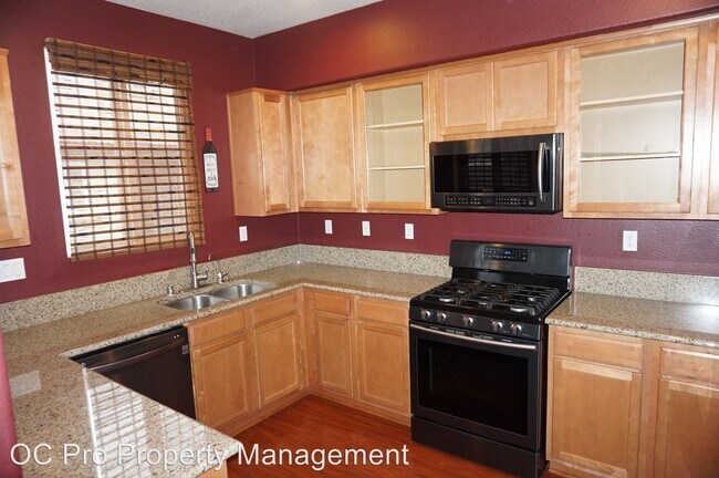 Building Photo - 3 br, 3.5 bath House - 219 E Santa Fe Court