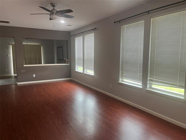 Foto del edificio - 8102 Barnes Ridge Ln