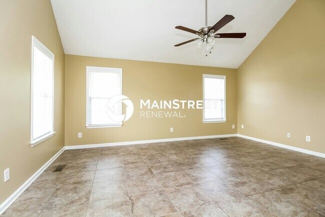 Foto del edificio - 3 Bedroom Pet-Friendly Home in La Vergne, TN with Main Street Renewal