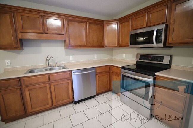 Foto del edificio - Utilities included!! Internet included!! Spacious 2 bed /2 full bath apt - includes washer/dryer