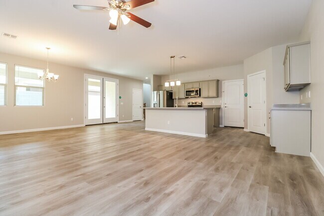 Foto del edificio - 1167 N 163rd Dr