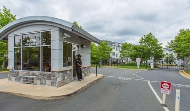 Building Photo - 2267 Oberlin Dr