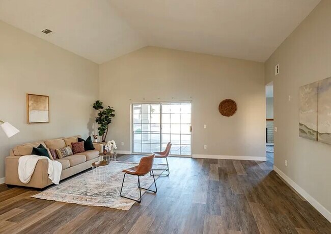 Building Photo - 17612 El Cajon Dr