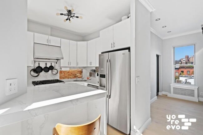 Building Photo - 2 bedroom in New York NY 10014