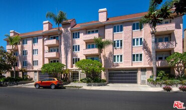 Building Photo - 10373 Almayo Ave