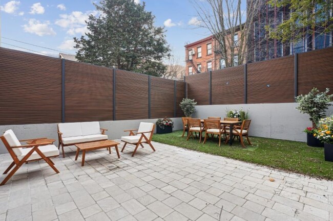 Foto del edificio - 1 bedroom in BROOKLYN NY 11205