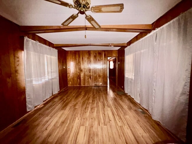 Building Photo - Great Deal on Quiet Mesa Home!