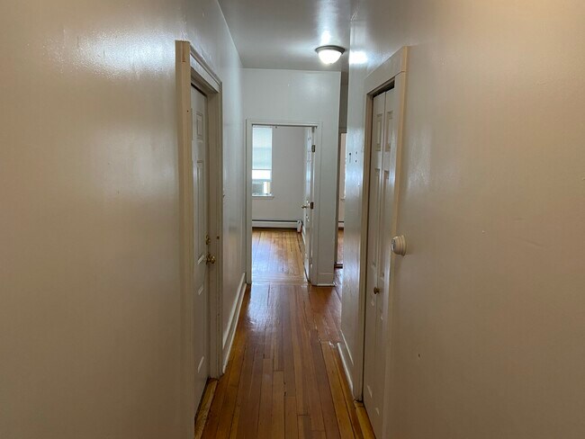 Building Photo - 5 Fairland St
