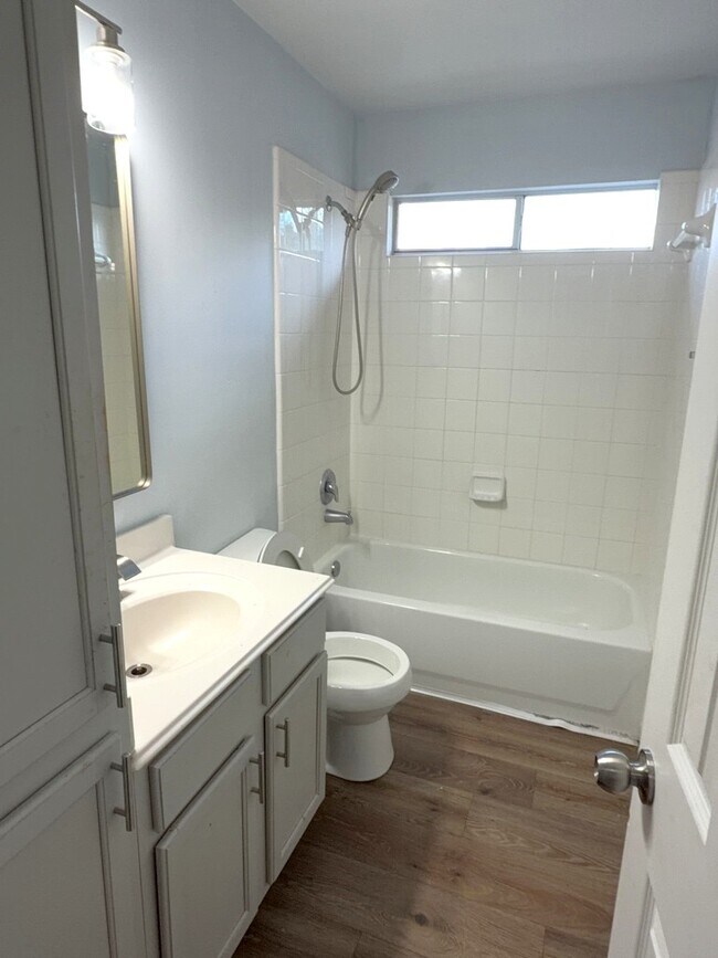 Building Photo - 6519 Gorton Dr