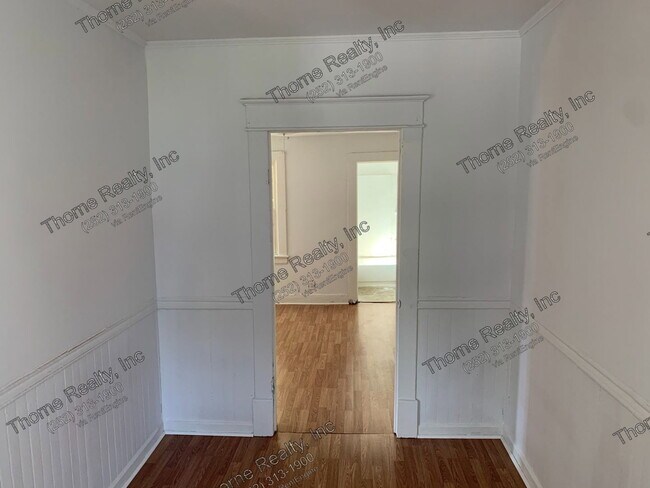Building Photo - 1316 Clark St