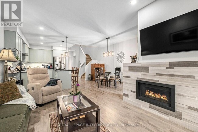 Building Photo - 725 Guardian Grv