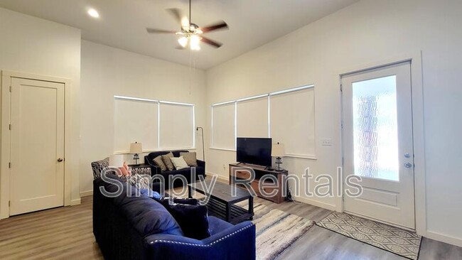 Foto del edificio - 1709 Sycamore St
