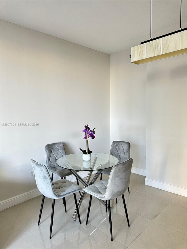 Building Photo - 1050 Brickell Ave