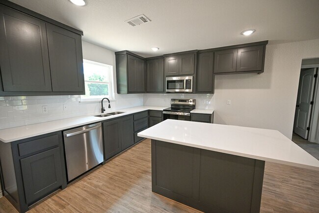 Foto del edificio - New Home Built 2025 Spring Town TX 3 Bedro...