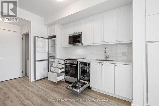 Building Photo - 51 Clarington Blvd