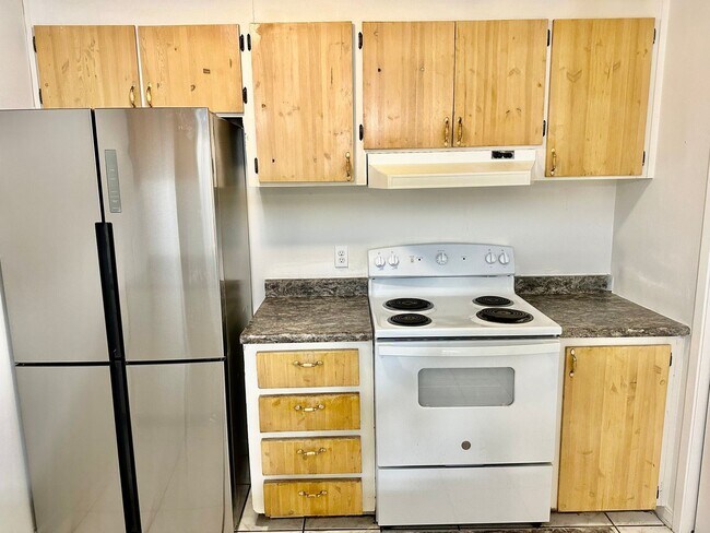 Building Photo - 2 br, 1 bath House - 4918 N Holt Ave #102