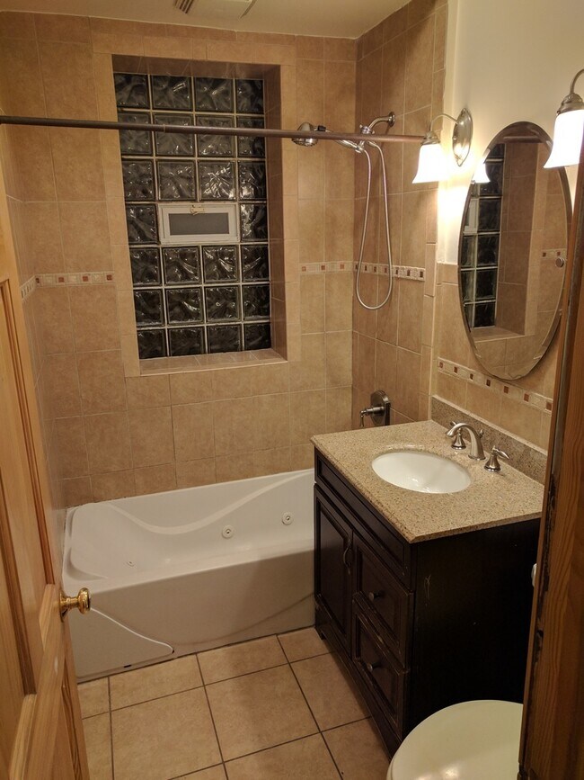 Foto del edificio - 5147 W Cullom Ave