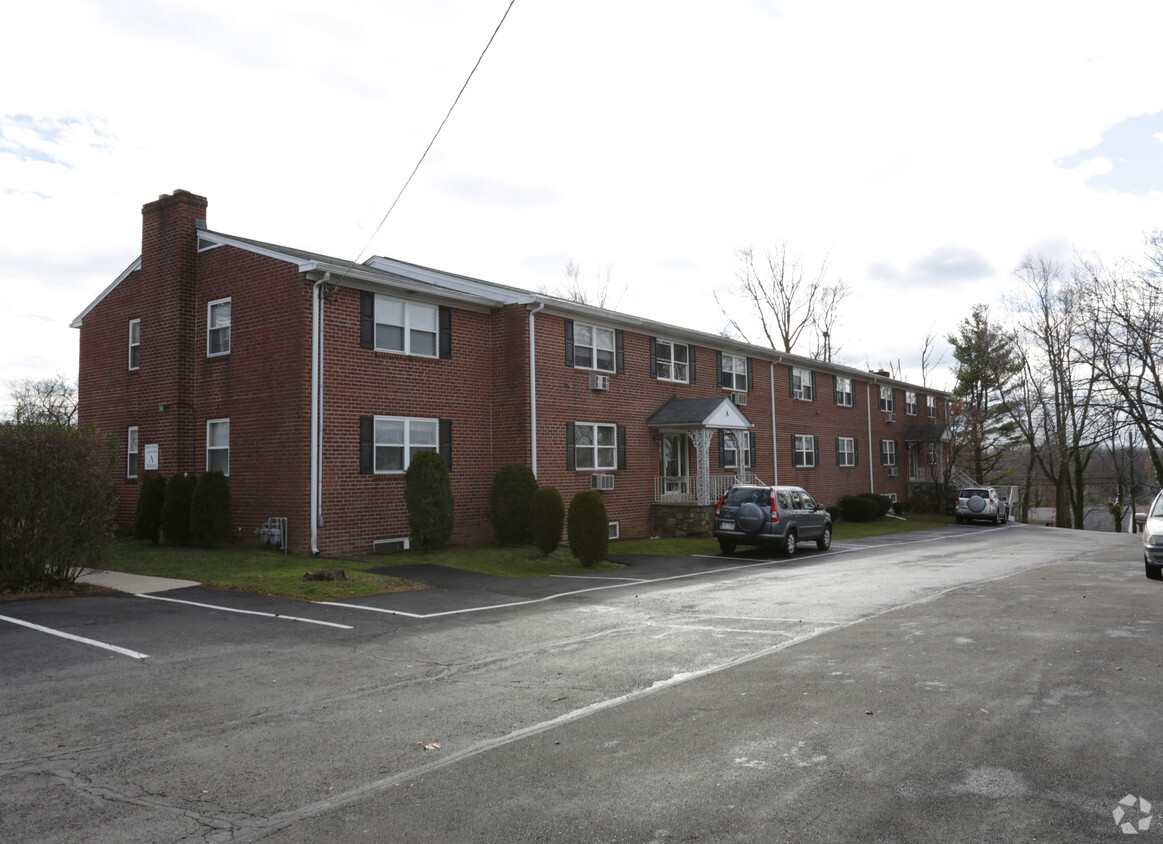 Primary Photo - Manor House Apartments