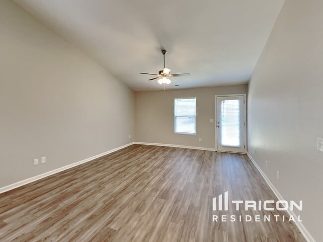 Building Photo - 304 Kendall Dr