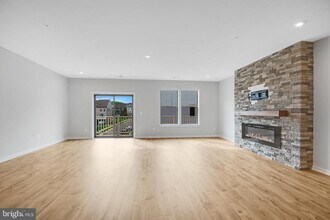 Building Photo - 222 Petite Sirah Terrace SE