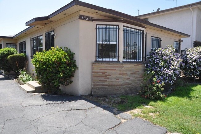 Foto del edificio - 1316 Centinela Ave