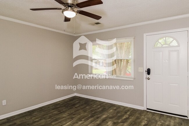 Building Photo - 1136 Charlotte St