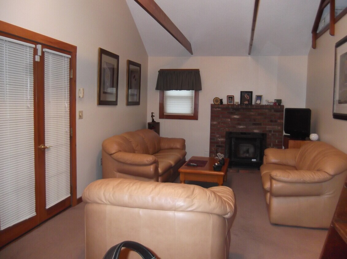 74 Noyes Rd, Tilton, NH 03276 House Rental in Tilton, NH