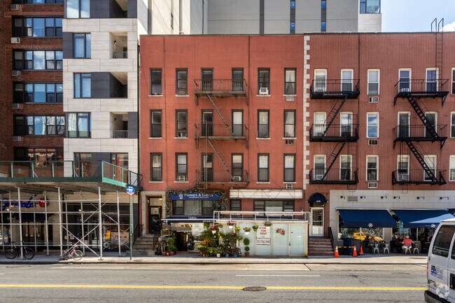 Building Photo - 1638 York Ave