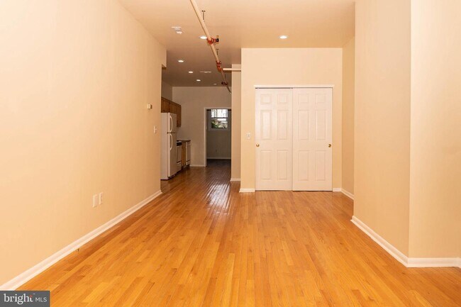 Building Photo - 1542 E Passyunk Ave