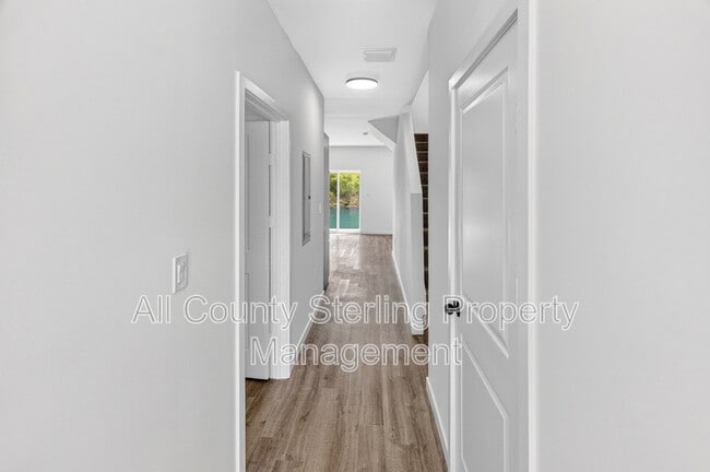 Building Photo - 1611 NW 29 Rd