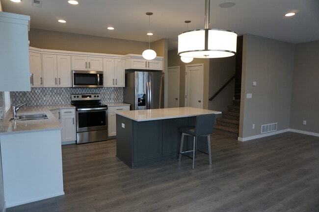 Large open concept kitchen - 3811 Stacy Dr