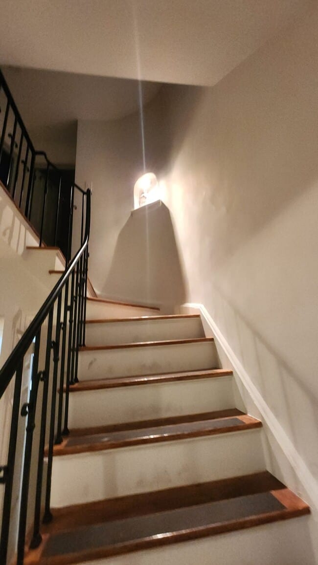 Building Photo - 19618 69th Ave