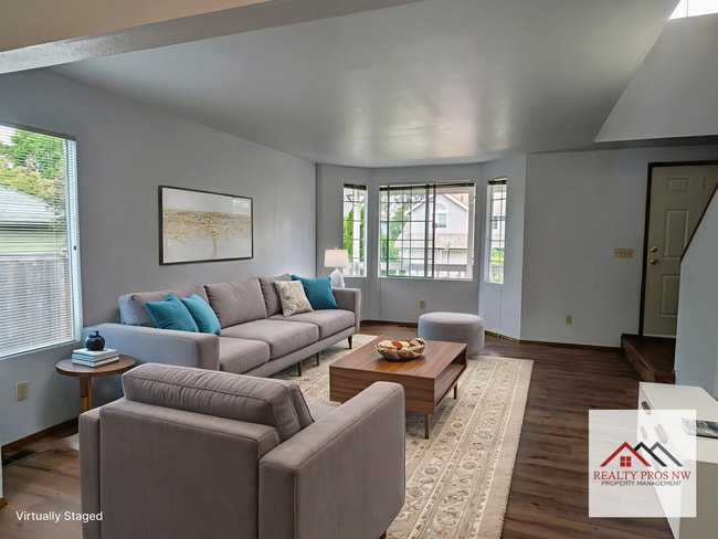 Building Photo - West of Lake Meridian, Easy Commute & Clos...